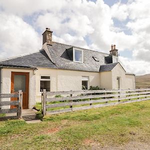 Villa Loubcroy Farm House Lairg Exterior photo