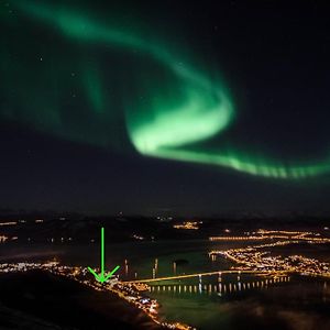Senja, 2 Bedroom Apartment, Surrounded By The Northern Lights And The Midnight Sun Finnsnes Exterior photo