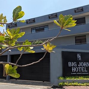 Big John Hotel Dehiwala-Mount Lavinia Exterior photo
