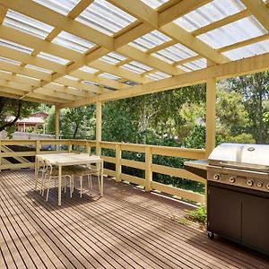 Villa Pascoe Vale Retreat With Bbq Deck & Backyard Melbourne City Exterior photo