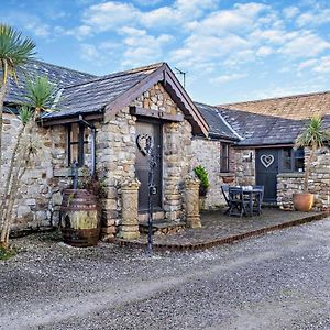 Villa 3 Bed In Gower 93942 Ilston Exterior photo