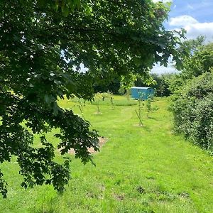 Ferienwohnung Woodpecker Shepherd Hut With Private Facilities Newmarket Cb8 Cambridge  Exterior photo