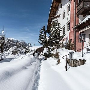 Hotel Strasserwirt - Herrenansitz zu Tirol Strassen Exterior photo