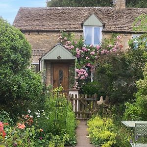 Folly Cottage Avening Exterior photo