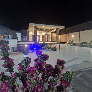 Villa Mnzl Mrih Bahdiqa Omsbah Khas Abyar 'Ali Exterior photo