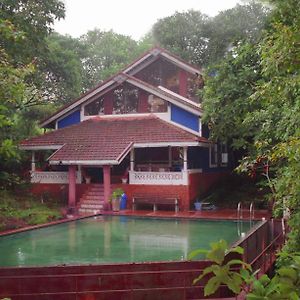 Mae Terra - 4Bhk Villa With Infinity Pool On Chorao Island Velha Goa Exterior photo
