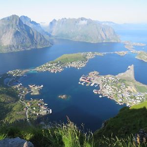 Valen Cabins in Reine Exterior photo