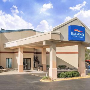 Hotel Baymont By Wyndham Greensburg Exterior photo