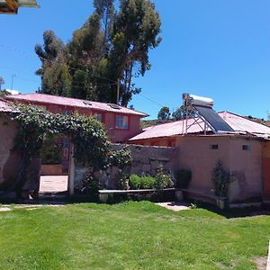 Hotel Taquile Familia Celso Huillanopampa Exterior photo