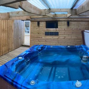 Winnie Cottage - Hot Tub, Games Room, Sauna, Large Garden Stocksfield Exterior photo