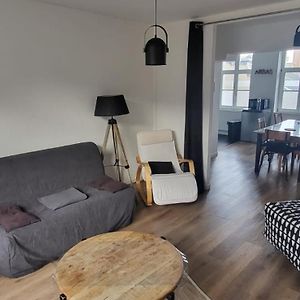 Ferienwohnung Entre Les Places, Spacieux Avec Parking Gratuit Arras Exterior photo