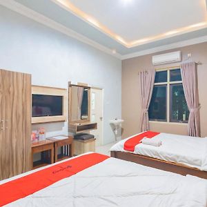 RedDoorz Resort Premium @ Sangkan Hurip Kuningan Exterior photo