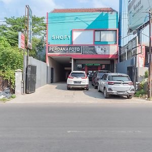 Hotel Reddoorz Syariah Near Exit Toll Subang Exterior photo