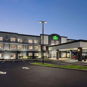 Hotel La Quinta By Wyndham Mt. Laurel - Philadelphia Mount Laurel Exterior photo