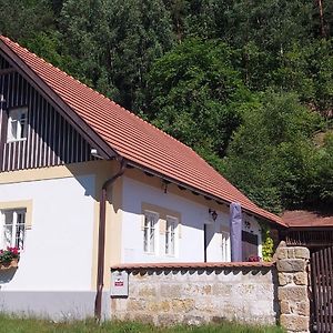 Villa Lesni Chalupa Hlucov Kokorin Exterior photo