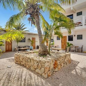 Hotel The Hut Bonaire Playa Exterior photo