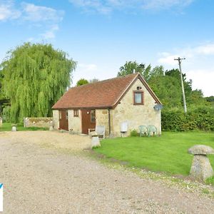 Villa Willows Calbourne Exterior photo