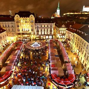 Cozy, Bright Room With Free Parking Pressburg Exterior photo