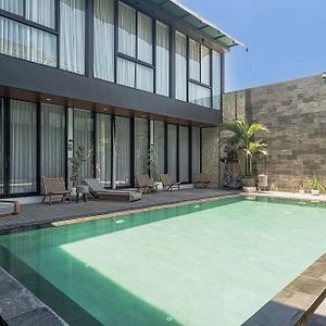 Aparthotel Forseti Athena Seminyak Exterior photo