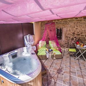 Ferienwohnung Gite Avec Jacuzzi Privatif Dans Un Mas Provencal Les Fumades-Les Bains Exterior photo