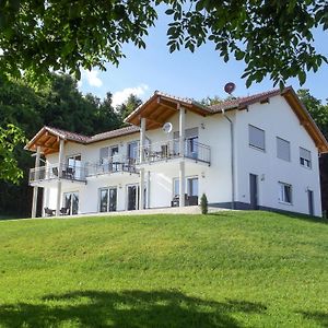 Hof am Horn - Ferienwohnungen mit Aussicht in die Natur Laichingen Exterior photo