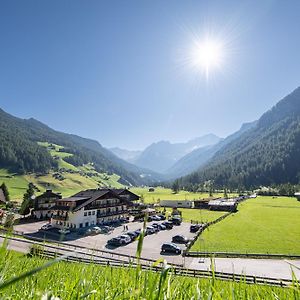 Hotel Bacher Rein in Taufers Exterior photo