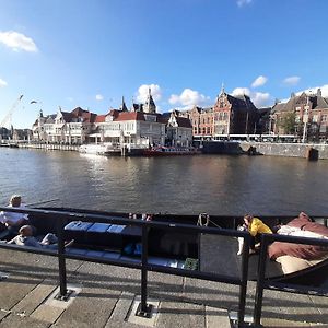 Bed and Breakfast Whole Wheelhouse Euphrate Houseboat Amsterdam Exterior photo