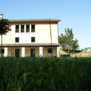 Villa Agriturismo La Casa Del Vecchio Mulino Carassai Exterior photo