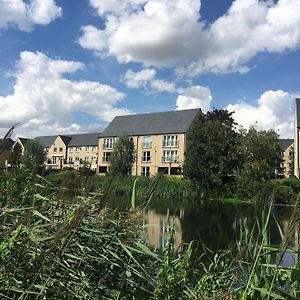 River Penthouse Little Paxton - 75 Skipper Way St. Neots Exterior photo