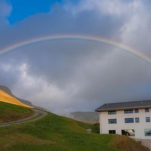 Hotel Avers Am Bach Exterior photo