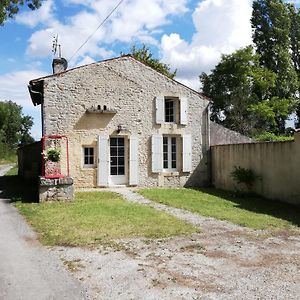 Villa La Petite Maison Matha Exterior photo