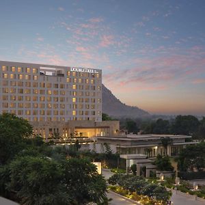 Hotel Doubletree By Hilton Jaipur Amer Exterior photo