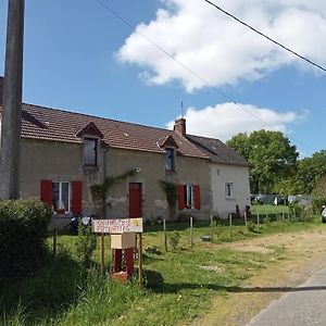 Bed and Breakfast Studio Les Pourettes Feusines Exterior photo