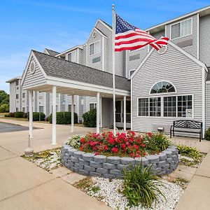 Microtel Inn&Suites Manistee Exterior photo