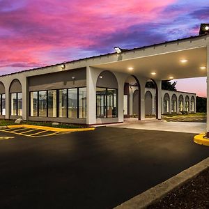 Rodeway Inn - North Aurora Exterior photo