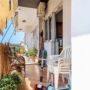 Nice Central Family Apartment Gastuni Exterior photo