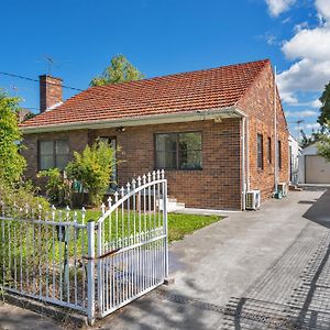 Villa Belmore Brand New Renovated 3Br House Ac & Parking Sydney Exterior photo