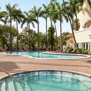 Embassy Suites By Hilton Miami International Airport Exterior photo