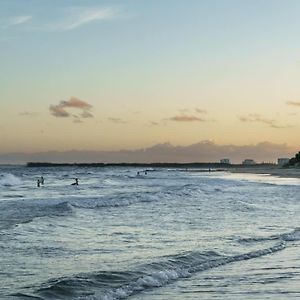 Villa Kings Beach Coastal Getaway, Bring The Dog! Caloundra Exterior photo