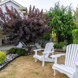 2 Bedroom Private Guest Suite On A Hill Abbotsford Exterior photo