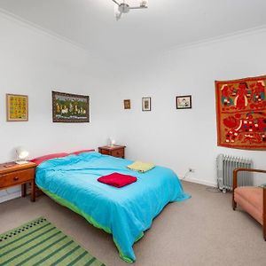 1 Bedroom Delight With Parking Melbourne City Exterior photo