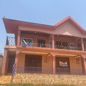 Ferienwohnung Shirley'S Corner Kumasi Exterior photo