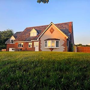 Villa The Breckland At Sugar Lane Farm Bollington Exterior photo