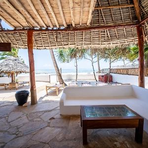 Beachfront Villa Hideaway Zanzibarhouses Kiwengwa  Exterior photo