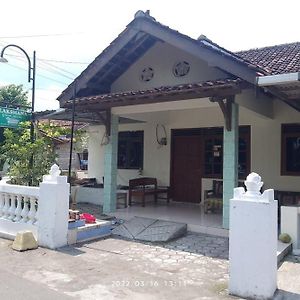 Homestay Damandiri Prambanan Syariah Salakan Exterior photo