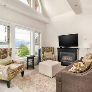 Penthouse Lake Home - 3Br W/Amazing View & Deck! Harrison Hot Springs Exterior photo