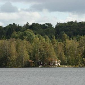 Villa Gemuetliches Holzhaus Am See Mit Boot Und Ideal Zum Angeln Sexdrega Exterior photo