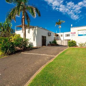 Aparthotel Driftwood On The Beach Yeppoon Exterior photo