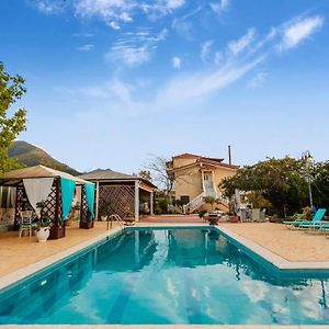 Seaside Oasis - Luxurious Villa With Private Pool Kyparissia Exterior photo