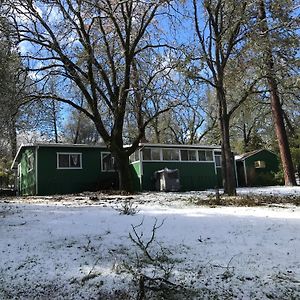 Villa Green Cabin In Midpines Exterior photo